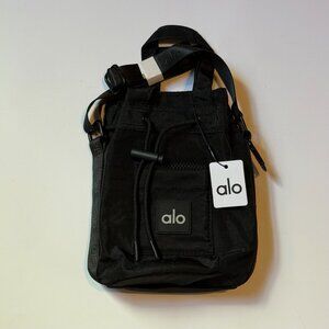 NWT ALO Yoga Crossbody Utility Drawstring Bucket Bag Black